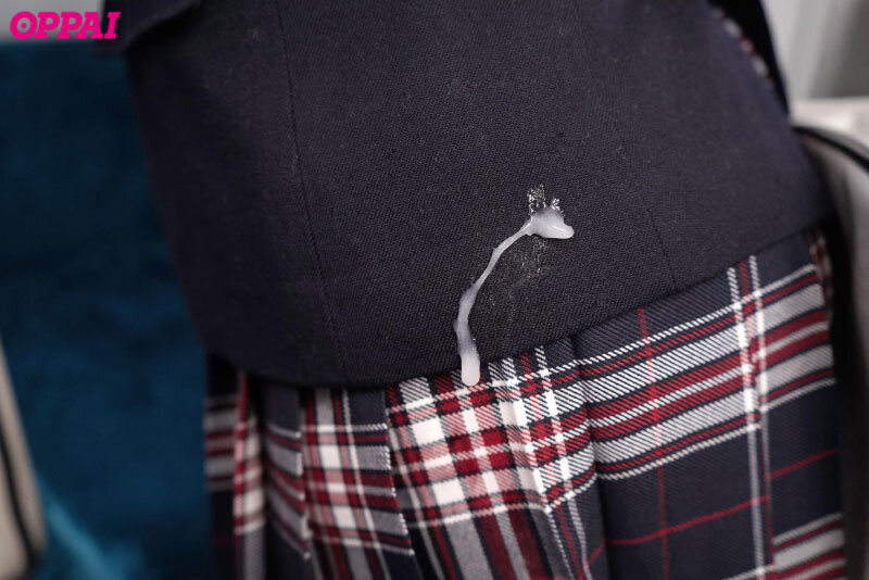 「楪カレン 巨乳女子校生が無人駅で中出し&潮吹き!雨の夜の密着体験」のサンプル画像1枚目