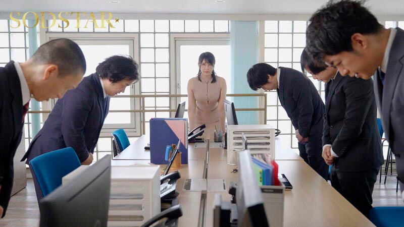 「【夏目響】クーデレ巨乳女上司OLと残業後に中出し！ギャップ萌え全開の癒し展開」のサンプル画像2枚目