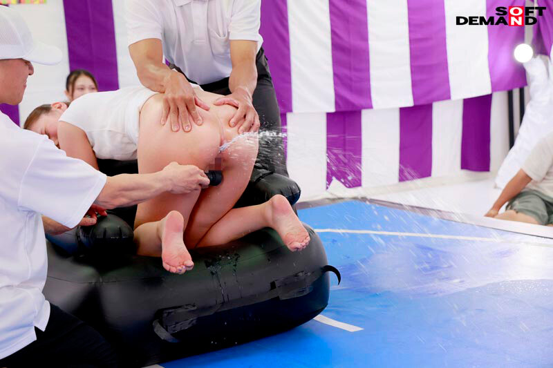 「【素人】一般女性4名が挑戦！はじめてのアナル浣腸体験企画で赤面プレイ」のサンプル画像6枚目