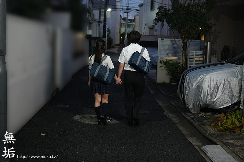 「さつき芽衣が女子校生役で魅せるNTR中出し作品！彼氏持ち美少女が顧問と禁断の一夜」のサンプル画像10枚目