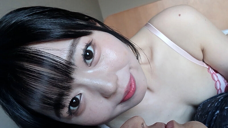 「【素人ナンパ】ドSで可愛い童顔お姉さんがM男を責める濃厚フェラプレイ動画」のサンプル画像2枚目