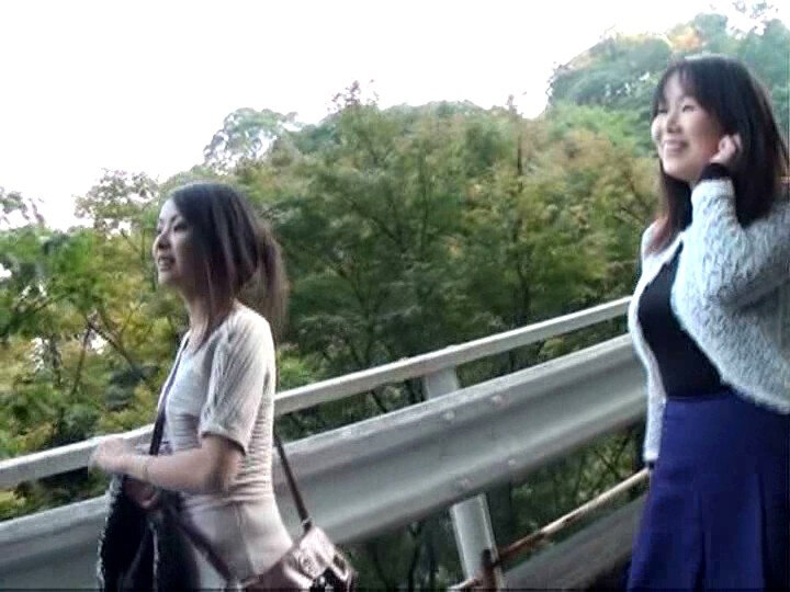 「【人妻不倫】欲求不満な主婦が温泉旅行で乱交プレイに溺れる熟女の背徳セックス」のサンプル画像2枚目