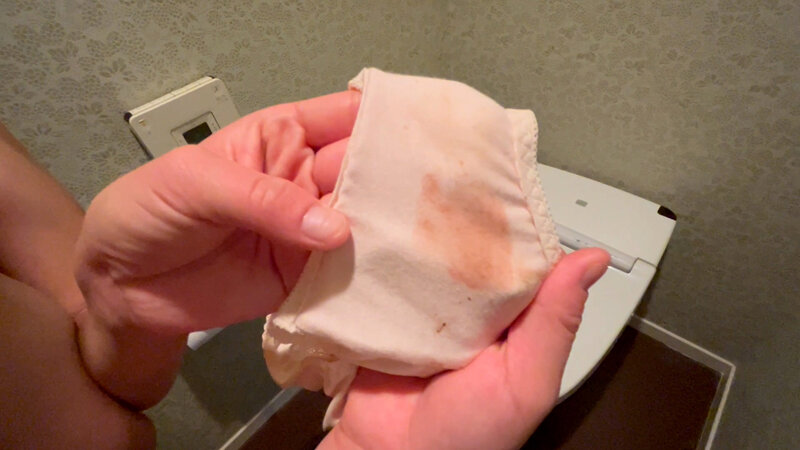 「谷村優希の放尿・お漏らし＆脱糞プレイ動画｜野球部マネージャー風美女の恥じらい排泄」のサンプル画像10枚目