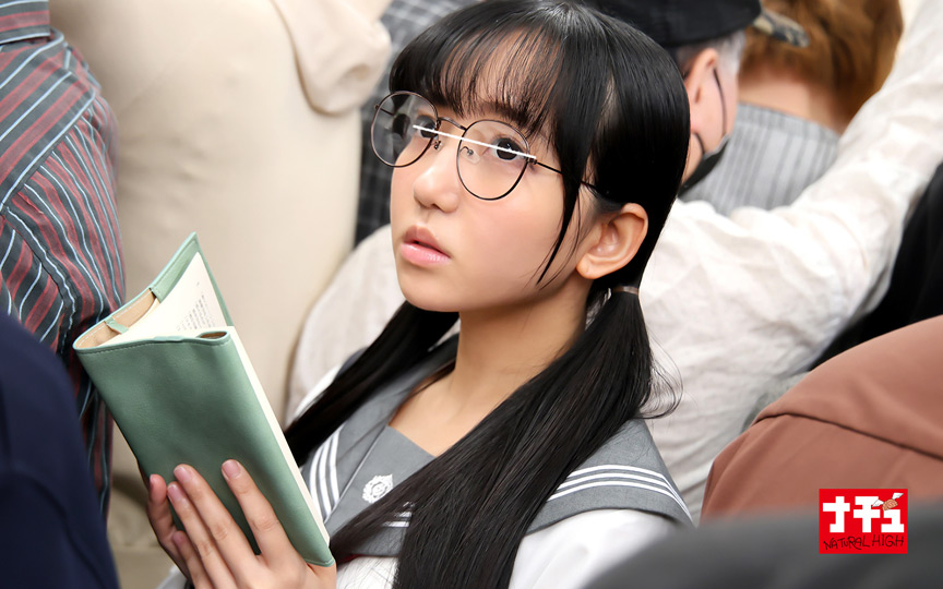 「【素人JK】メガネ美少女が痴漢プレイで何度も絶頂！濃厚ベロキスお漏らし羞恥動画【学園モノ】」のサムネイル