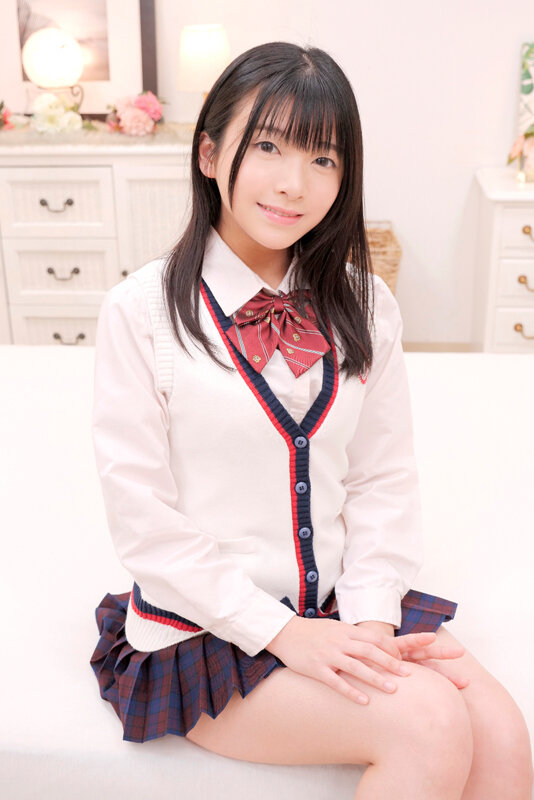 「海野いくら 黒ストッキング女子校生の足コキご奉仕から激しい中出しまで完全収録」のサムネイル