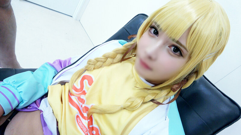 「【男の娘】18歳美少女コスプレイヤーの初撮り5P乱交＆アナルプレイで絶頂する姿がエロすぎる」のサムネイル