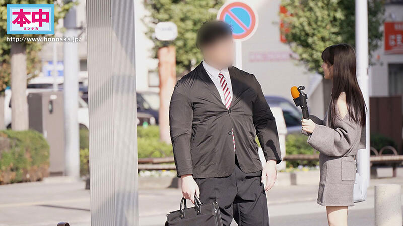 「【五日市芽依】人妻ファンを寝取る逆ナンパ企画！NTR中出しで地方ユーザーに感謝のご奉仕」のサンプル画像2枚目