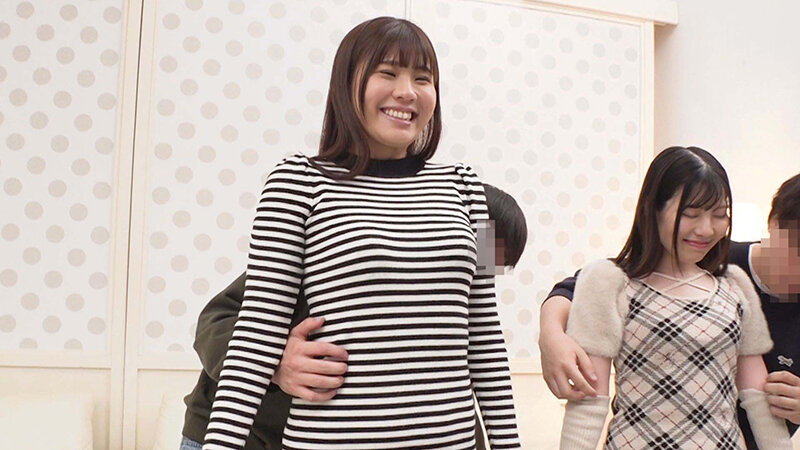 「巨乳お姉さん同士の親友対決が4P乱交に発展！顔射と羞恥プレイで限界突破する美女たち」のサムネイル
