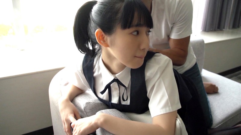 「色白美乳の美少女女子校生あいちゃんが魅せる甘いフェラチオご奉仕プレイ」のサムネイル