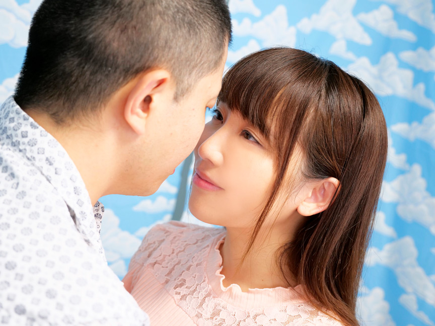 吉祥寺で見つけた心優しい巨乳の女子大生 童貞くんのオナニーのお手伝いのつもりがセックス練習ってことで素股していてヌルっと入って筆おろし!?