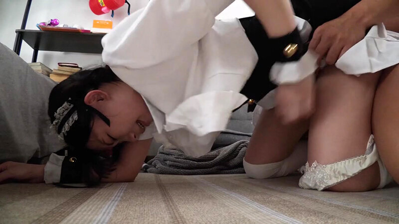 「南日菜乃がメイド姿で中出し・イラマチオ｜パイパン美乳の小柄美女がデカチンでイカされる」のサンプル画像15枚目