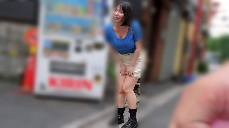 「九井スナオが野外露出デートで中出しハメ撮り！巨乳巨尻美女の羞恥プレイ」のサンプル画像2枚目