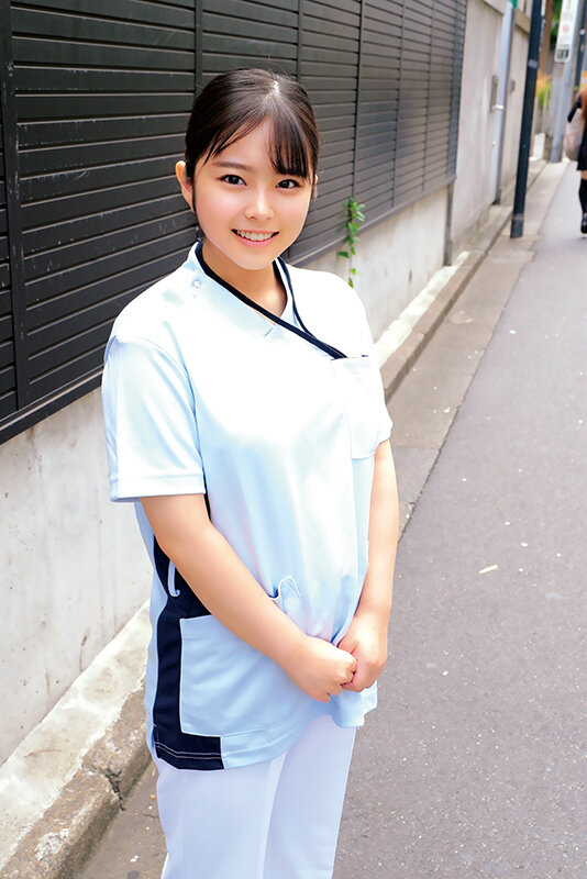 「美少女ナースが童貞を優しく筆おろし!巨乳スレンダー看護師の手コキ騎乗位で中出し」のサンプル画像2枚目