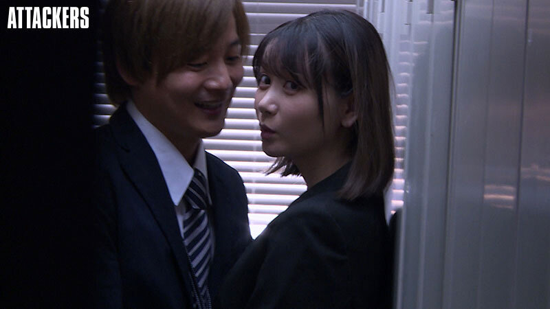 「静河が魅せる禁断の関係!制服姿の痴女OLが婚約者の父親と再会する衝撃展開」のサンプル画像9枚目