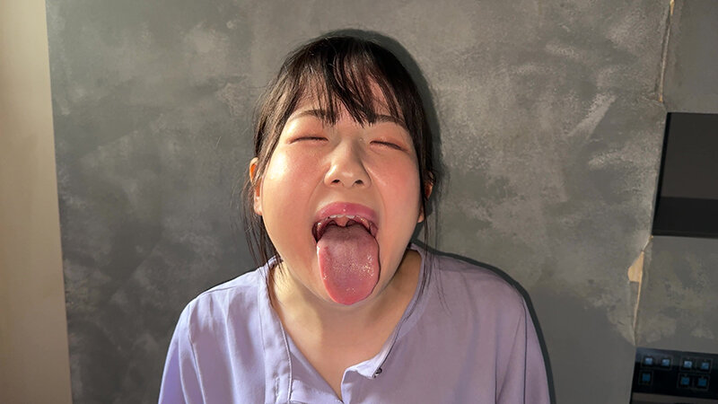 「【谷田かりな】素人お姉さんをナンパ！個人撮影で魅せる舌ブラシ汚舌苔採取の瞬間」のサンプル画像3枚目