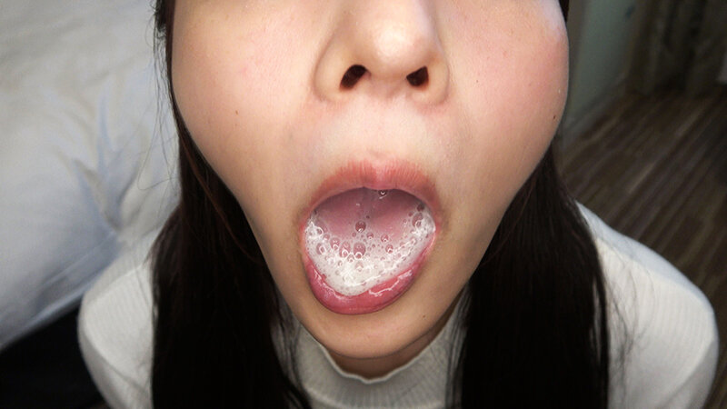 「【素人】巨乳美女10人のフェラ＆イラマチオが凄すぎる！ごっくんまでする極上奉仕テクニック集」のサンプル画像11枚目