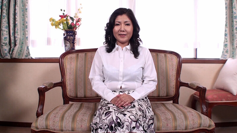 旦那さんとは暫くセックスレスで、したい思いはお風呂オナニーで慰めてる五十路熟女！初めての人に見られるSEXで大胆にイキまくる！