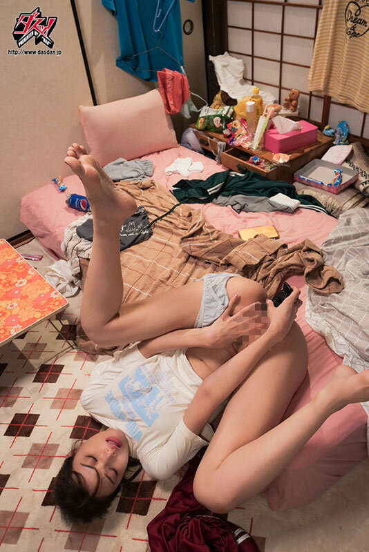 「【佐野ゆま】巨乳オタク姉との禁断の近親相姦!興奮のオナニーから暴走する性欲【フル動画】」のサンプル画像6枚目