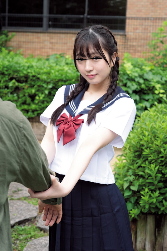 「【素人美少女】セーラー服スレンダー女子が逆ナンで即ハメ中出し!キス好き制服JKとの濃厚エッチ」のサンプル画像11枚目