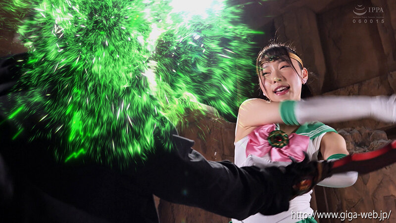 「さつき芽衣が魅せる女戦士コスプレ！美少女戦士セーラーラミューム闇染の激しい戦い」のサンプル画像2枚目