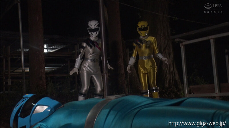 「泉りおんが女戦士に変身！ヒロインピンチで絶体絶命の戦隊バトルアクション」のサンプル画像14枚目