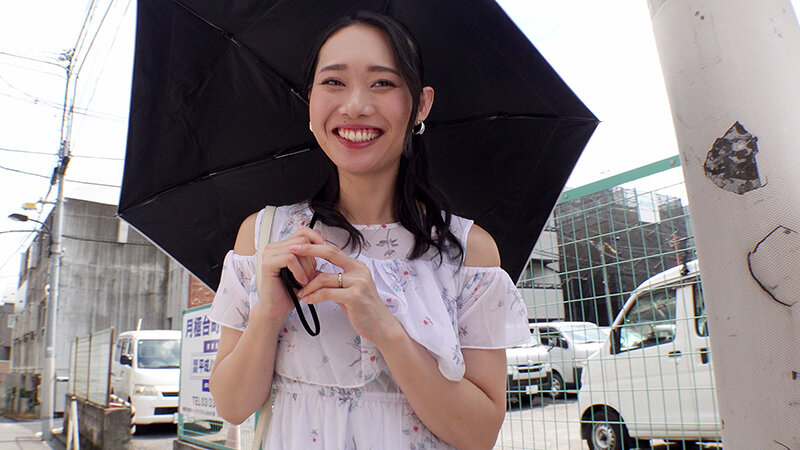 「三池小春 若妻が乱交で本能丸出し!フェラ&絶頂SEXで悶えるドM妻の過激映像」のサンプル画像1枚目