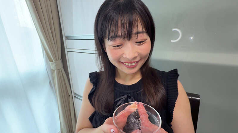 「【原美織】素人お姉さんをナンパ！個人撮影で魅せる舌ブラシ汚舌苔採取の衝撃映像」のサンプル画像16枚目