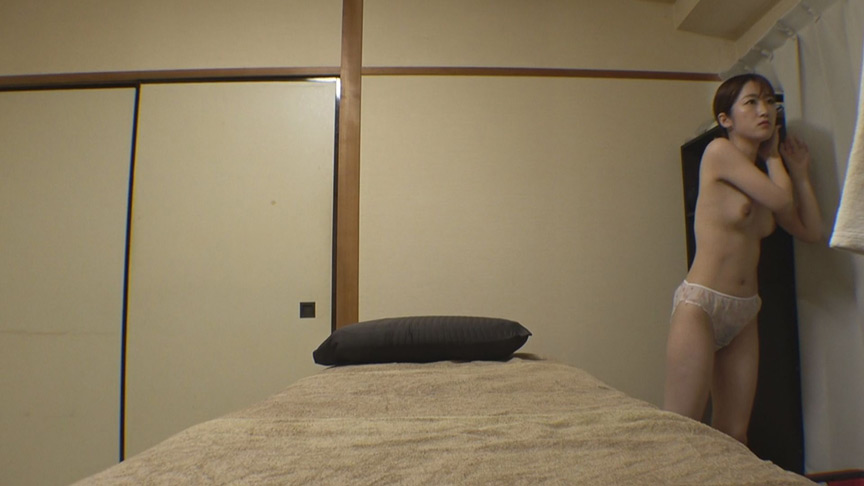 「【素人娘】興奮オイルマッサージで理性崩壊！火照る体が求める快感と中出し施術の全記録」のサンプル画像2枚目