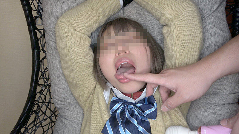 「素人ギャル女子大生が3P・4Pで顔射されるSM調教プレイ｜過激な投稿動画」のサンプル画像8枚目