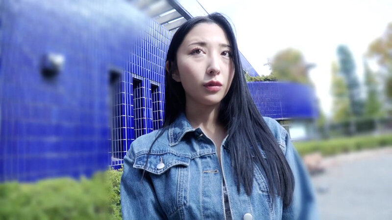 「【北野未奈】巨乳パイパン日焼け美女が潮吹き&パイズリで魅せる!尻フェチ必見の顔面騎乗プレイ」のサンプル画像1枚目