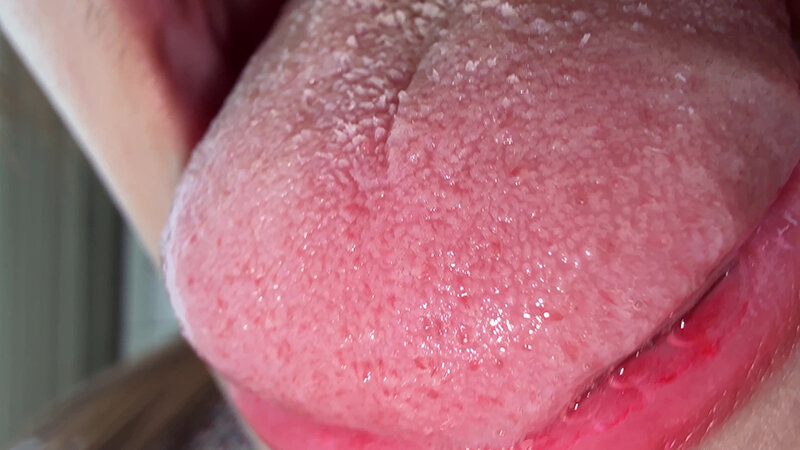 「【水月みお】美人お姉さんを街頭ナンパ！素人感あふれる個人撮影で魅せる舌ブラシ体験」のサンプル画像12枚目