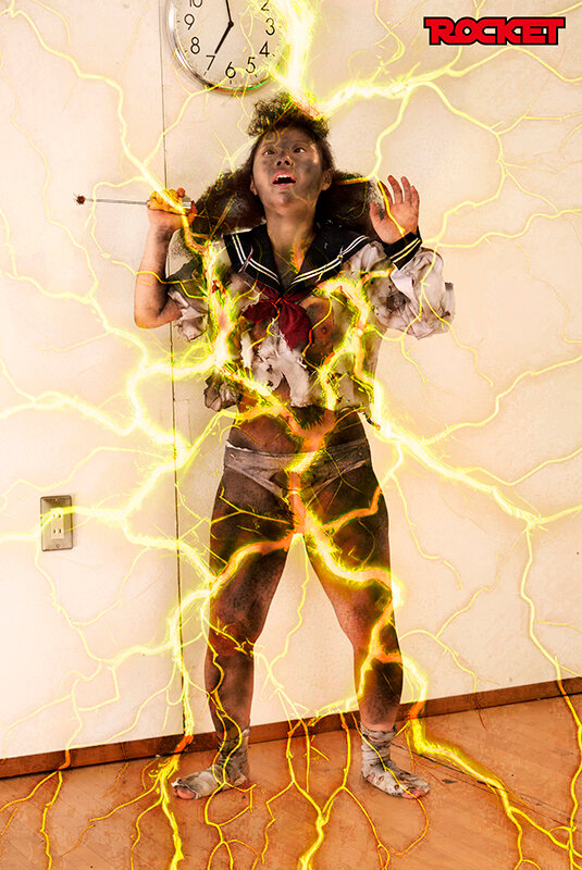 「音琴るい・松井日奈子・三田サクラが挑む女子校生の羞恥実験！恥ずかしい辱めプレイ完全版」のサンプル画像5枚目