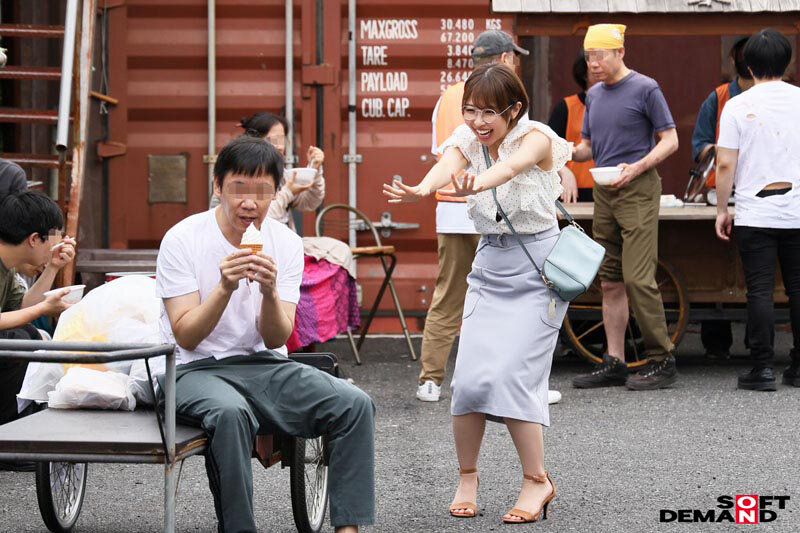 「宍戸里帆が魅せる時間停止プレイ！真面目OLの中出し解禁で見せる意外な本性とは」のサンプル画像4枚目