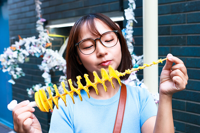 「【星乃夏月】Gカップ巨乳めがね美女の羞恥ノーブラ観光&カーセックス!天然田舎娘の東京デビュー」のサンプル画像7枚目