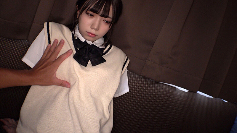 「小柄でスレンダーな美少女パパ活女子ゆなちゃんが激しいアクメで中出し絶頂」のサンプル画像3枚目