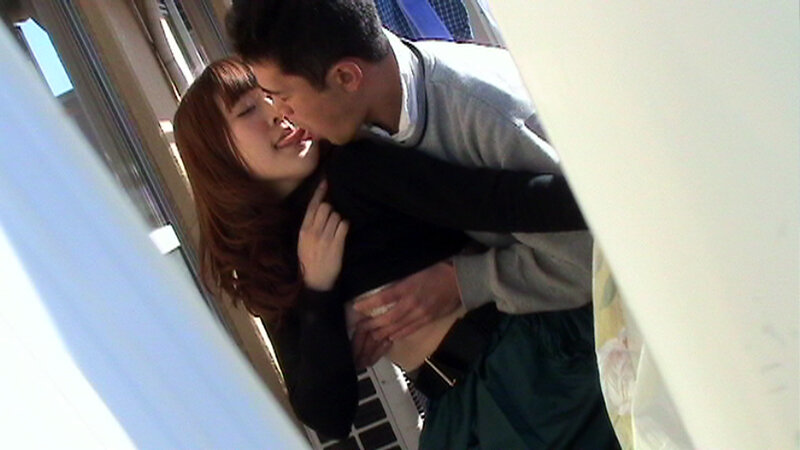 「【素人人妻】日常生活の油断を盗撮・のぞき！近親相姦や野外露出も収録した主婦の秘密映像」のサンプル画像6枚目