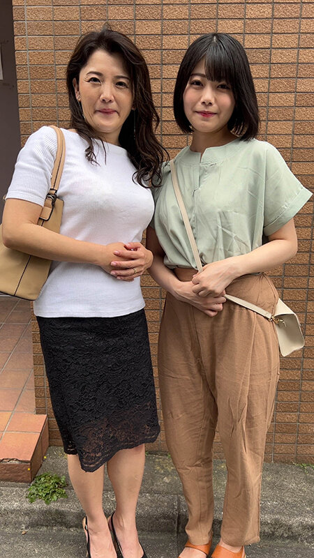 「【素人熟女】欲求不満の人妻母12名がナンパで潮吹きアクメ!フェラから中出しまで4時間」のサンプル画像15枚目