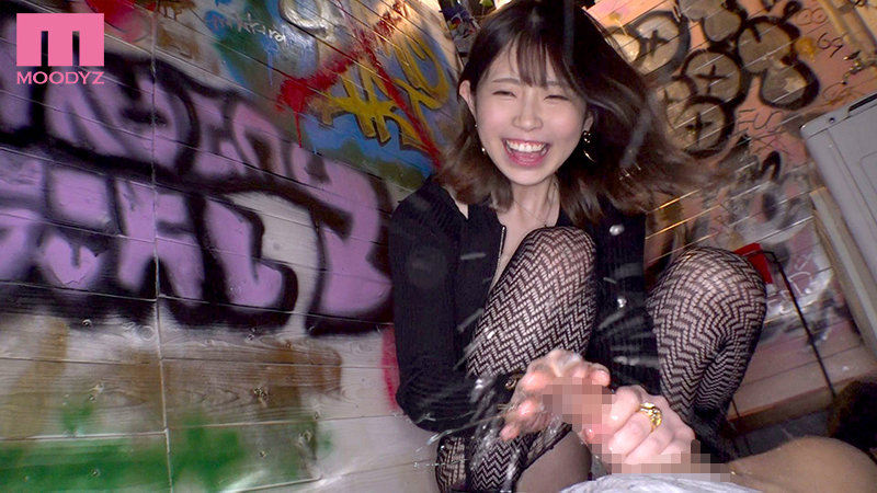 「葵いぶき×男の潮吹き｜巨乳美少女痴女がM男を焦らして強制射精させる小悪魔プレイ」のサンプル画像5枚目