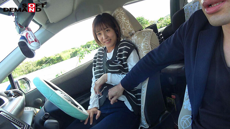 「玉城夏帆 母乳たっぷり人妻が潮吹き初体験！沖縄出身3児のママがAVデビュー」のサンプル画像13枚目