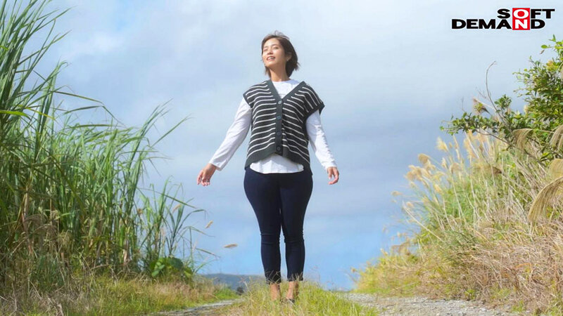 「玉城夏帆 母乳たっぷり人妻が潮吹き初体験！沖縄出身3児のママがAVデビュー」のサンプル画像6枚目