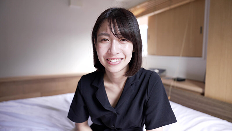 「【湊波流】素人お姉さんをナンパ！舌ブラシで汚舌苔採取する個人撮影動画」のサムネイル