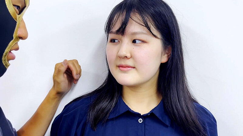 「【素人】お姉さん書店員にナンパでキス・接吻をお願い！M男が街中で声かけ挑戦する神企画」のサンプル画像2枚目