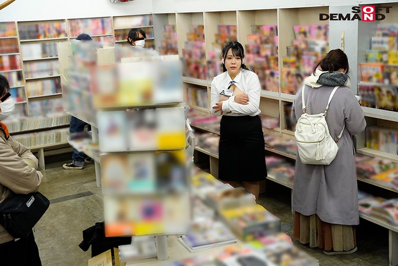 「【荻野ちひろ】巨乳OL素人が野外露出に挑戦！美乳むっちりボディの羞恥プレイ完全見納めSP」のサンプル画像10枚目