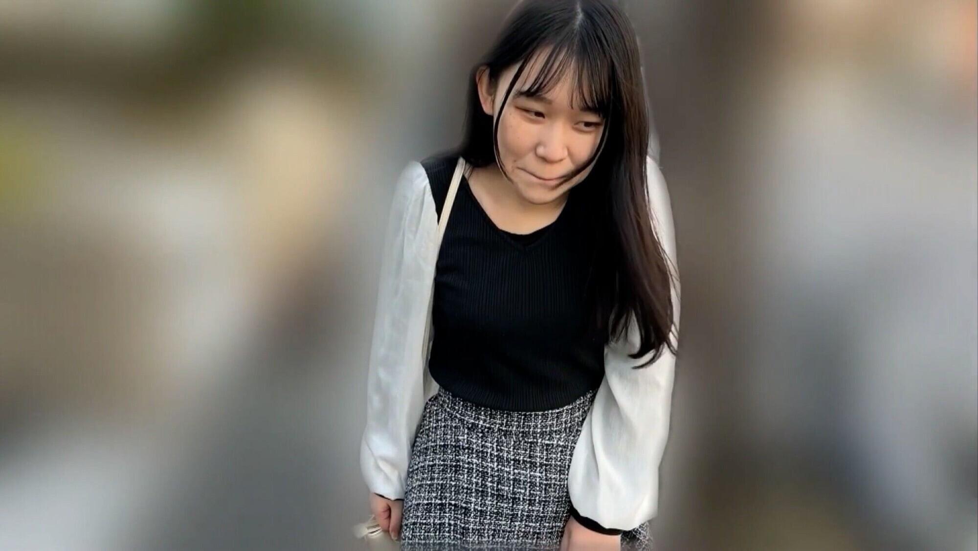 「愛川夢奈ちゃんとリモバイ散歩！街中で絶頂恥辱プレイ！」のサンプル画像12枚目