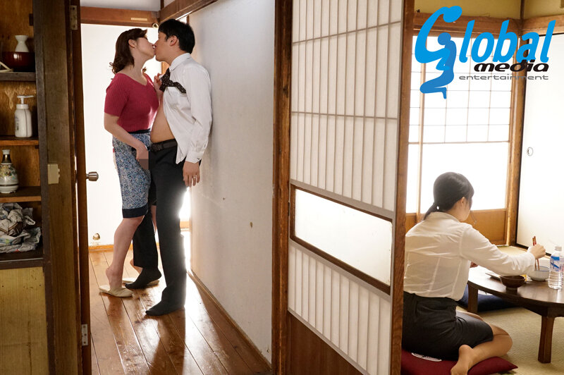 「加藤ツバキ（夏樹カオル）熟女義母との禁断NTR！妻より魅力的なお母さんに寝取られる濃厚性交」のサンプル画像5枚目