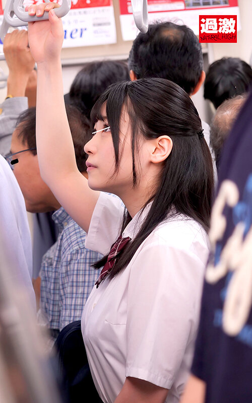 「巨乳美女が潮吹き絶頂!濃厚キス・接吻とイラマチオで乱れる過激プレイ動画」のサンプル画像3枚目