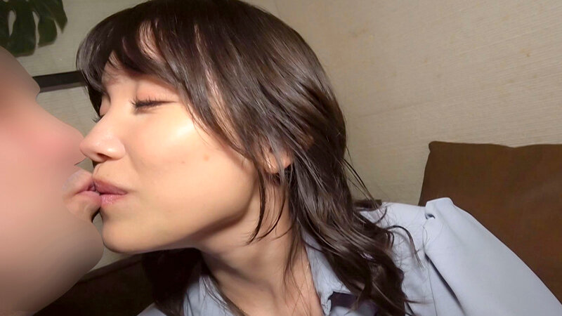 「岬さくら 巨乳巨尻の清楚お姉さんとハメ撮り中出し!プライベート感満載の二人きりお泊まり映像」のサンプル画像2枚目