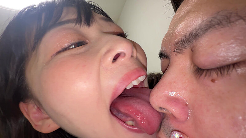 「【原美織】素人お姉さんをナンパ！個人撮影で魅せる唾液ローションフェイスマッサージ」のサンプル画像18枚目