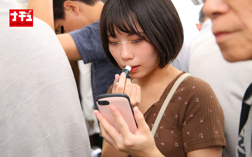 「【素人】地味系Bカップ美女が電車内で乳首責め痴○被害!敏感すぎて思わずお漏らし【羞恥プレイ】」のサムネイル