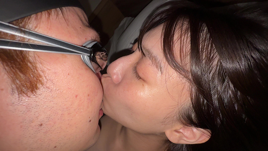 「【湊波流】濃厚ディープキス&唾液プレイで魅せる大人の接吻テクニック【フェチ動画】」のサンプル画像9枚目